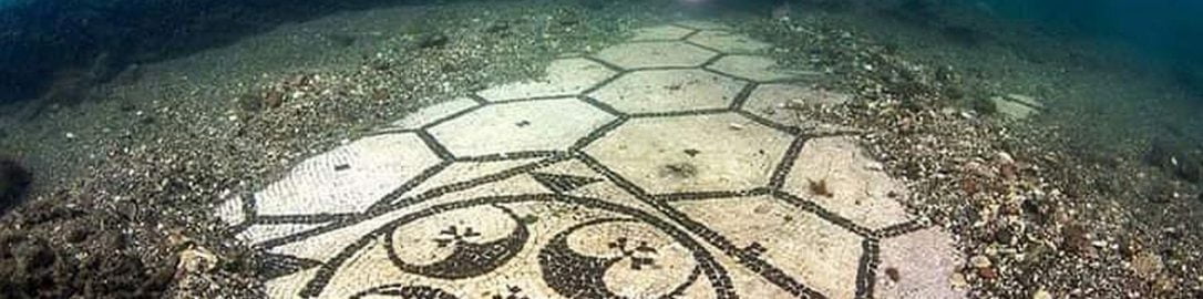 Mozaika rzymska znajdująca się pod wodą w Bajach