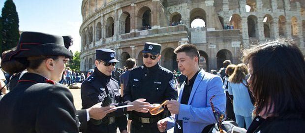 Chińska policja w Rzymie