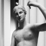 Waiter accidentally damaged Roman statue