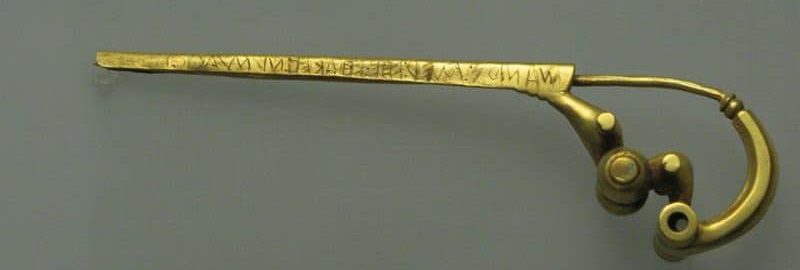 Rzymska fibula z VII wieku p.n.e.