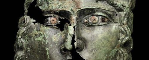 Rzymska maska noszona przez jeźdźca