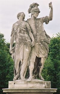 Statue of Brutus holding a knife and Lucretia