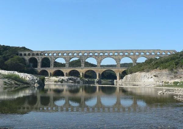 Aqueduct Pont Gard