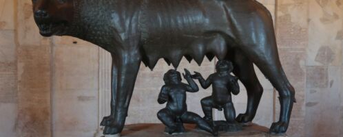 Wilczyca karmiąca bliźnięta - Romulusa i Remusa