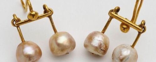 Roman earrings from Pompeii