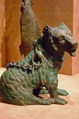 Rzymskie lub bizantyńskie naczynie w kształcie niedźwiadka