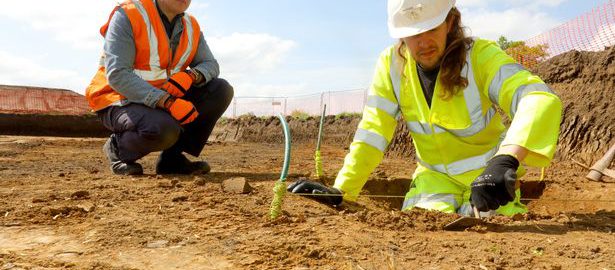 Remains of Roman settlement and cemetery discovered in England