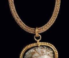 Two-layer cameo depicting Medusa