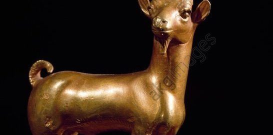 Złota rzeźba dzikiej kozy