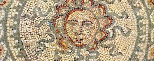 Głowy Meduzy na rzymskiej mozaice