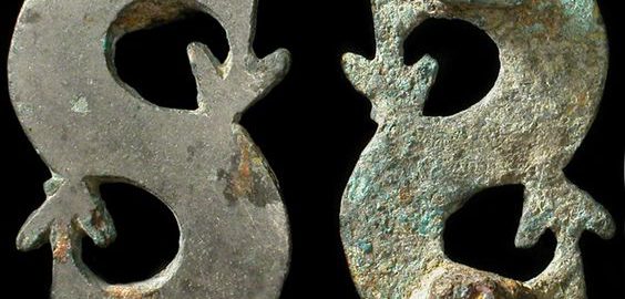 Roman S-shaped brooch