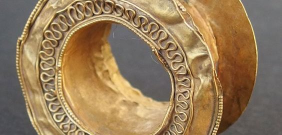 Beautiful gold roman jewelry