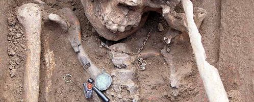 The skeleton of a Roman woman with jewelry