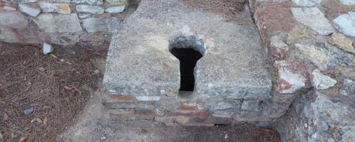 Roman toilet in Cerro da Vila