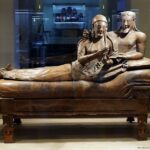 Słynny etruski sarkofag z terakoty