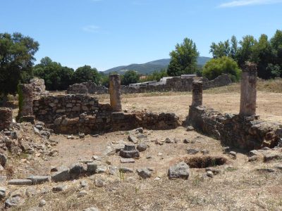 Remains of the gate and towers in Ammaia