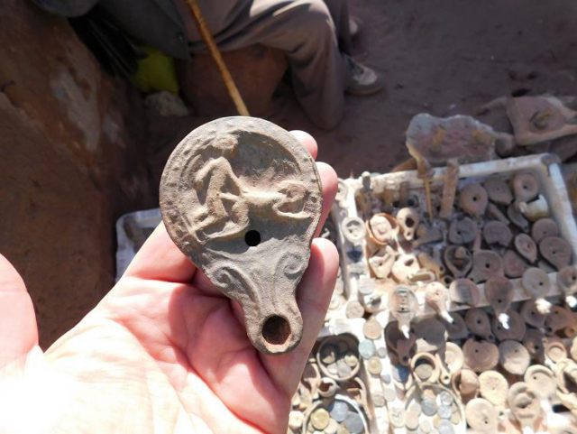 Lamp found in Petra