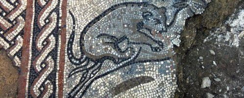 Rzymska mozaika ukazująca lamparta atakującego antylopę