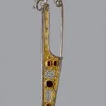 Rzymska fibula w kształcie skrzydła