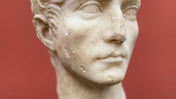 Rzymski marmurowy portret młodego mężczyzny