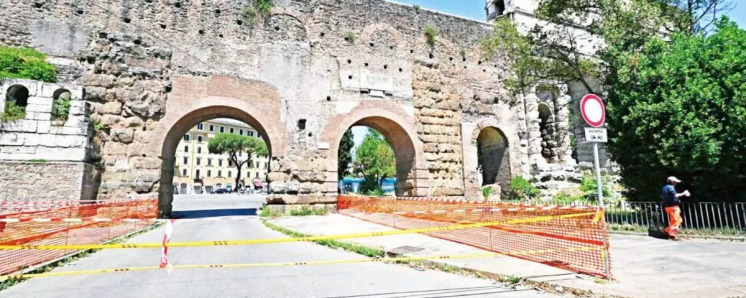 Porta Maggiore in Rome was closed