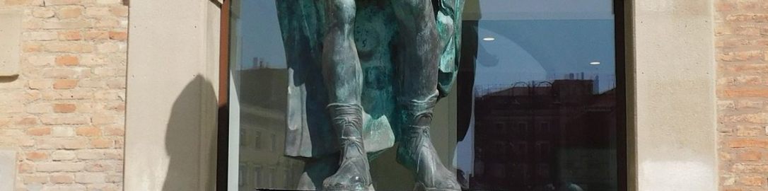 Statua Juliusza Cezara w Ariminum