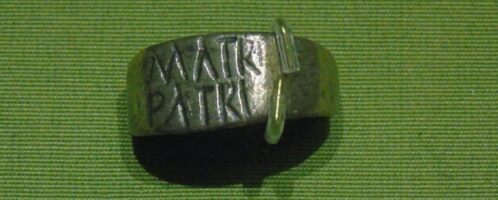 Rzymski pierścień z inskrypcją MATRI PATRI