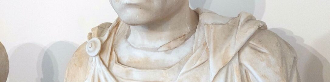 Popiersie rzymskiego mężczyzny z okresu panowania Trajana