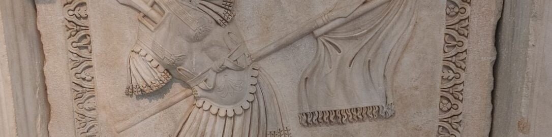 Rzymski relief ukazujący tropajon