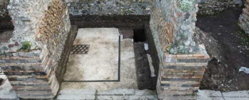 Floor mosaic of older house discovered in Pompeii