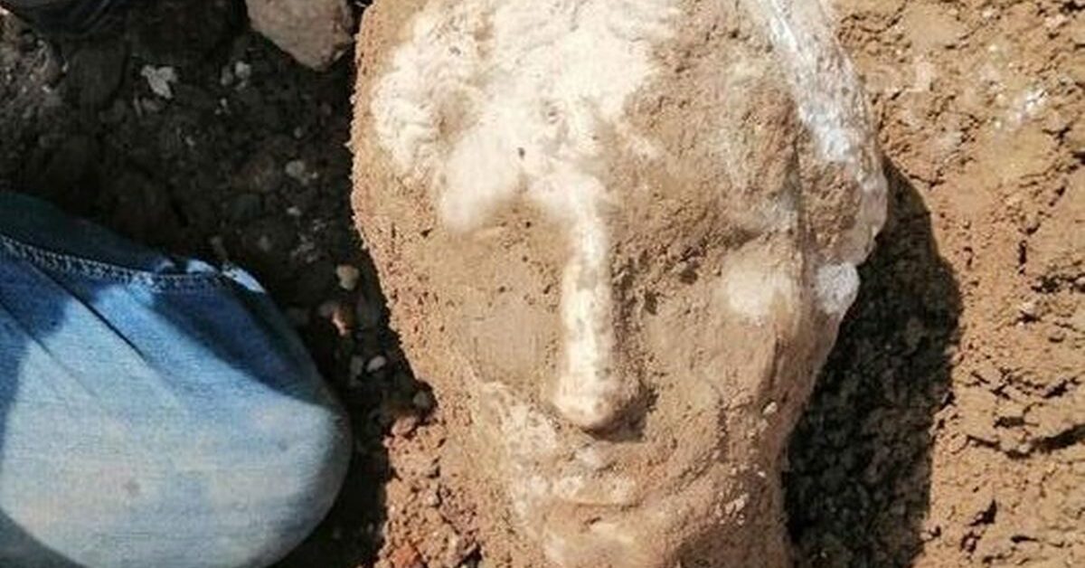 W Rzymie odkryto rzymską marmurową głowę