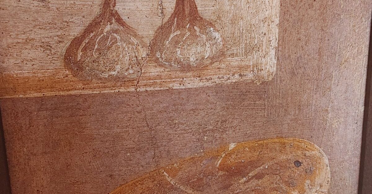 Roman fresco showing bread and garlic « IMPERIUM ROMANUM