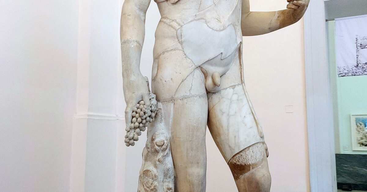 Antinous ukazany jako Bachus