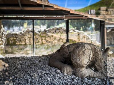 Gipsowe odlewy ciał na nowej ekspozycji w Pompejach