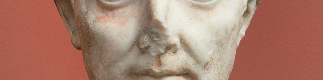 Wyrzeźbiona głowa cesarza Tyberiusza